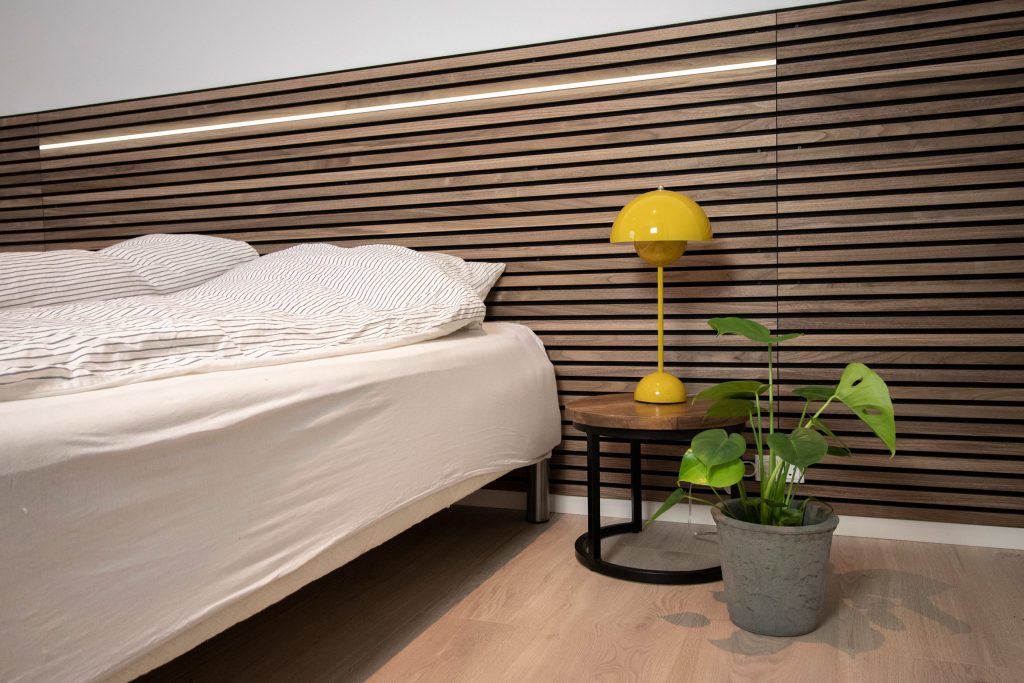 bedroom-headboard-led