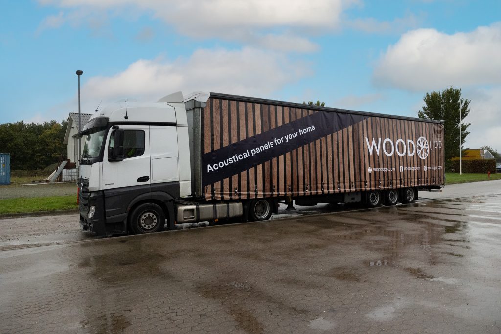 woodupp-delivery-truck