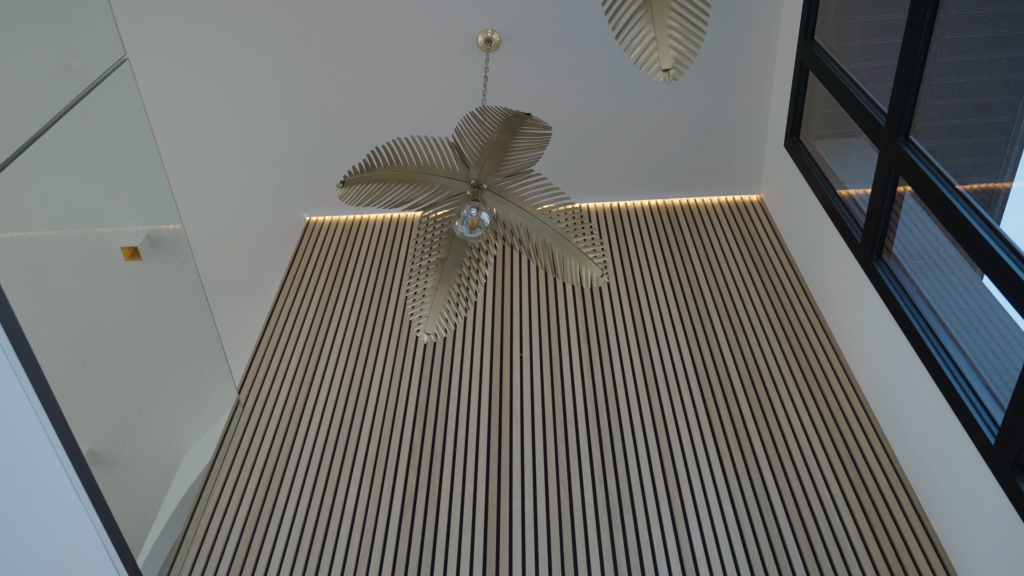 Akupanel Chêne Classique Feutrine Noire de WoodUPP