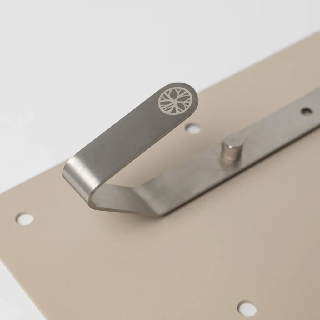 Image 3 de 8 dans la galerie EMBRACE | Nell TV-Mount