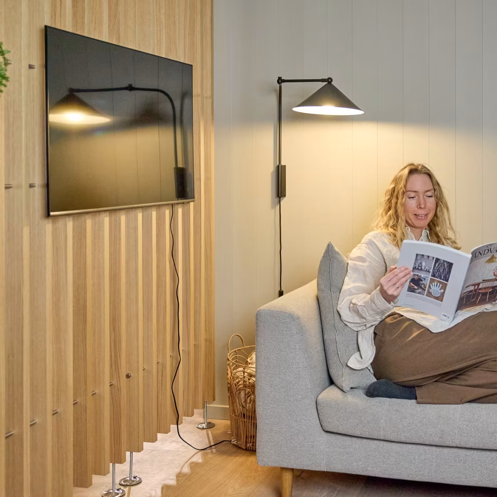 Image 5 de 8 dans la galerie EMBRACE | Nell TV-Mount